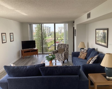 1430 Gulf Boulevard - Photo Thumbnail 10