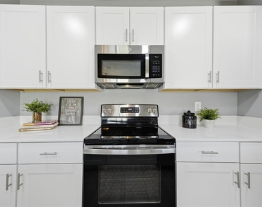 2509 Victorious Falls Avenue - Photo Thumbnail 7