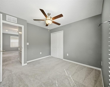 2509 Victorious Falls Avenue - Photo Thumbnail 20