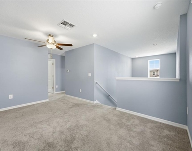 2509 Victorious Falls Avenue - Photo Thumbnail 12
