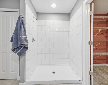 2509 Victorious Falls Avenue - Photo Thumbnail 17