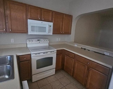 3909 45th Terrace W - Photo Thumbnail 3