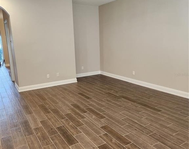 3909 45th Terrace W - Photo Thumbnail 5