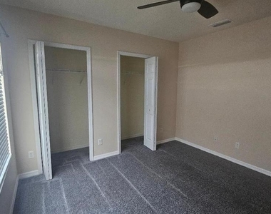 3909 45th Terrace W - Photo Thumbnail 10