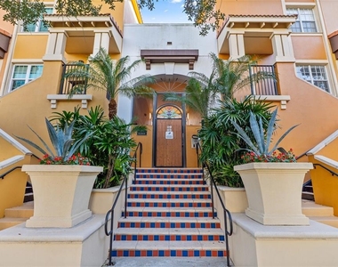 100 4th Avenue S - Photo Thumbnail 1