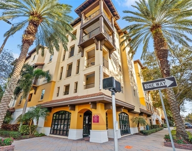100 4th Avenue S - Photo Thumbnail 14
