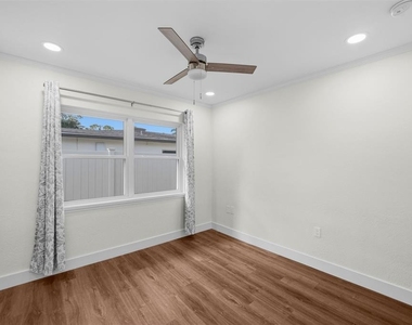 402 Erie Avenue - Photo Thumbnail 44