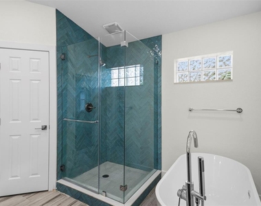 402 Erie Avenue - Photo Thumbnail 38