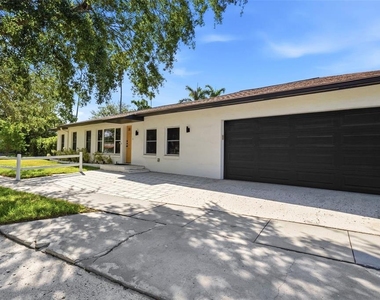 402 Erie Avenue - Photo Thumbnail 4