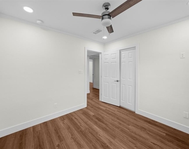 402 Erie Avenue - Photo Thumbnail 45
