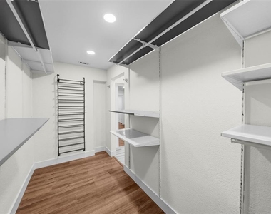 402 Erie Avenue - Photo Thumbnail 41
