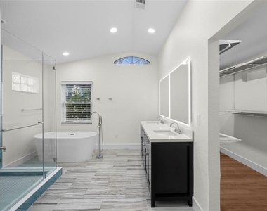 402 Erie Avenue - Photo Thumbnail 36