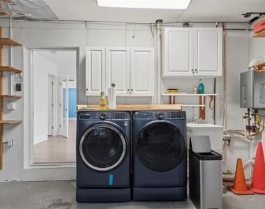 402 Erie Avenue - Photo Thumbnail 66