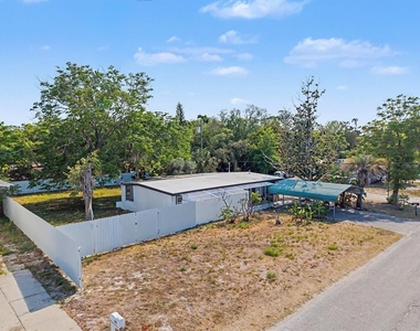 7708 Maryland Avenue - Photo Thumbnail 2