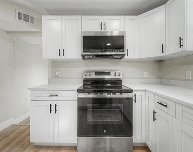 7708 Maryland Avenue - Photo Thumbnail 9