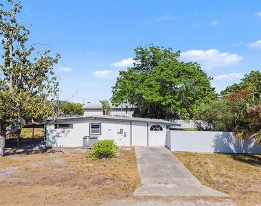 7708 Maryland Avenue - Photo Thumbnail 1