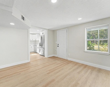 7708 Maryland Avenue - Photo Thumbnail 13