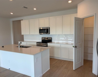 5548 Morant Bay Path - Photo Thumbnail 4