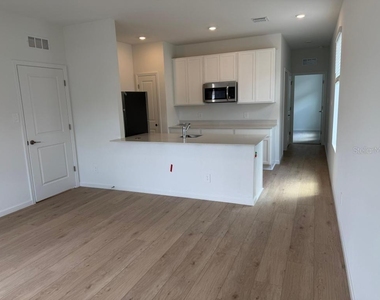 4407 Vibernum Avenue - Photo Thumbnail 1