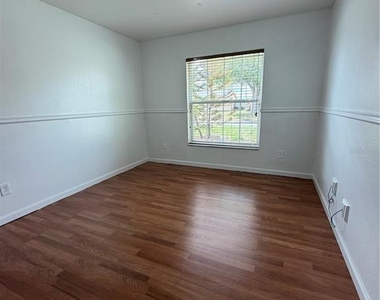 101 Gardenia Road - Photo Thumbnail 10