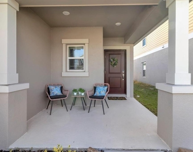 1513 Cumberland Avenue - Photo Thumbnail 2