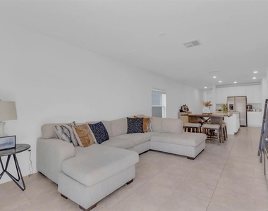 1513 Cumberland Avenue - Photo Thumbnail 8