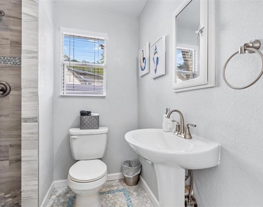 7799 46th Ave N - Photo Thumbnail 11