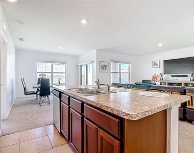 241 Meadowbrook Boulevard - Photo Thumbnail 10
