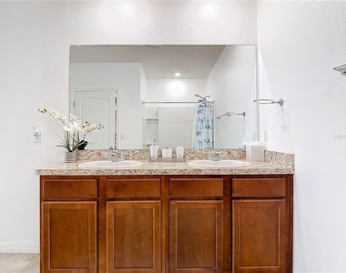 241 Meadowbrook Boulevard - Photo Thumbnail 20