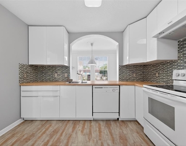 238 Celebration Boulevard - Photo Thumbnail 15