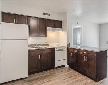 9013 Westchester Circle - Photo Thumbnail 2