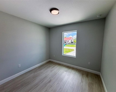 985 Nw 57th Court - Photo Thumbnail 6