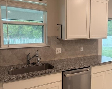 1042 Michelangelo Lane - Photo Thumbnail 10