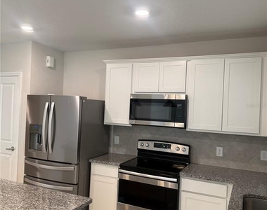 1042 Michelangelo Lane - Photo Thumbnail 9