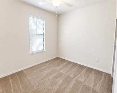 7013 Island Queen Court - Photo Thumbnail 10