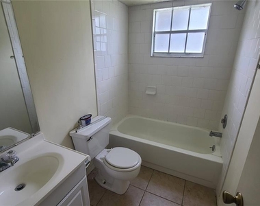 454 Fairways Circle - Photo Thumbnail 2