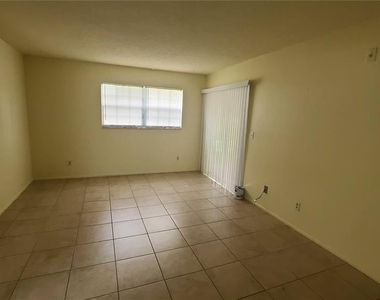 454 Fairways Circle - Photo Thumbnail 4