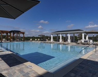 1015 Lake Forest Boulevard - Photo Thumbnail 10