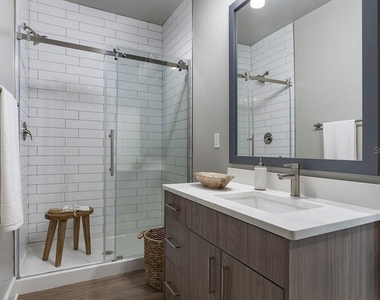 1015 Lake Forest Boulevard - Photo Thumbnail 27
