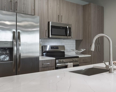 1015 Lake Forest Boulevard - Photo Thumbnail 13