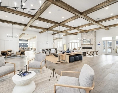 1015 Lake Forest Boulevard - Photo Thumbnail 3