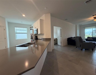 652 Grove Street - Photo Thumbnail 7