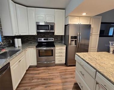 1118 Villa Lane - Photo Thumbnail 7