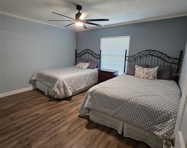 1118 Villa Lane - Photo Thumbnail 9