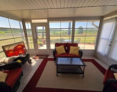 1118 Villa Lane - Photo Thumbnail 13