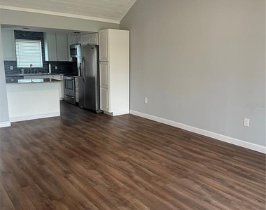 1118 Villa Lane - Photo Thumbnail 6