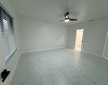 1775 Glenway Court - Photo Thumbnail 8