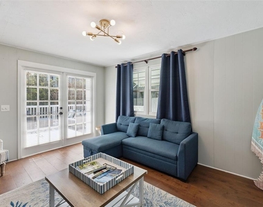 109 N Peninsula Avenue - Photo Thumbnail 3