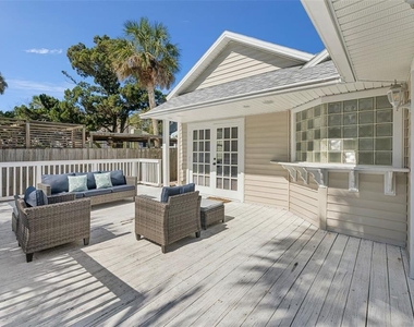 109 N Peninsula Avenue - Photo Thumbnail 18