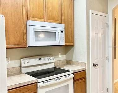 3000 Laurel Park Lane - Photo Thumbnail 7